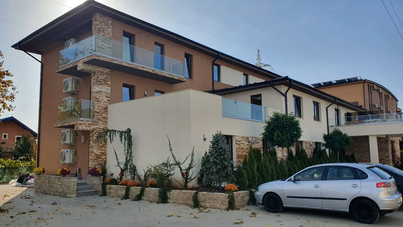 Pensiune — zona de acces